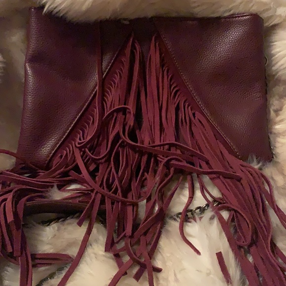 Plum, fringe Street Level purse. - Picture 4 of 4